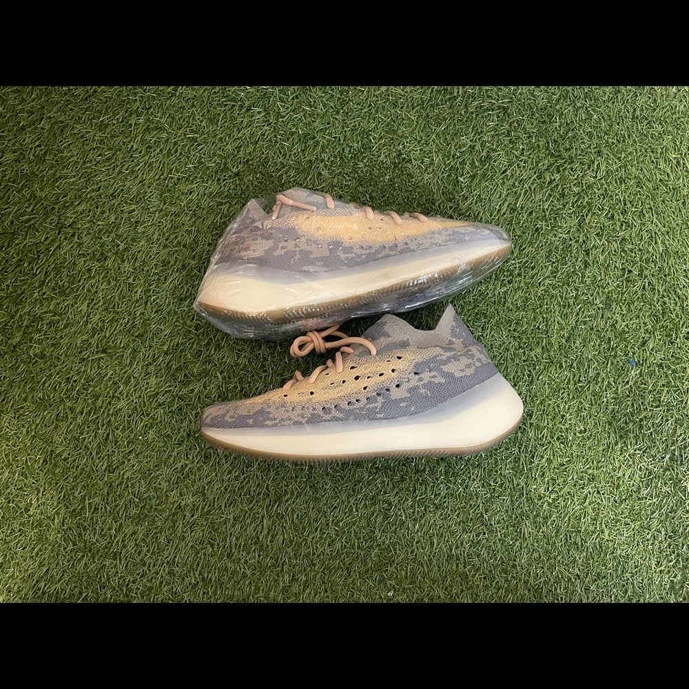 Addidas Yeezy 380 Mist - Picture 3 of 8